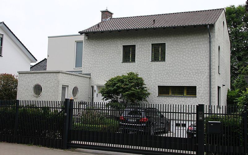 Zwangsversteigerung Wohnhaus mit Garage; Überbau in 56112 Lahnstein