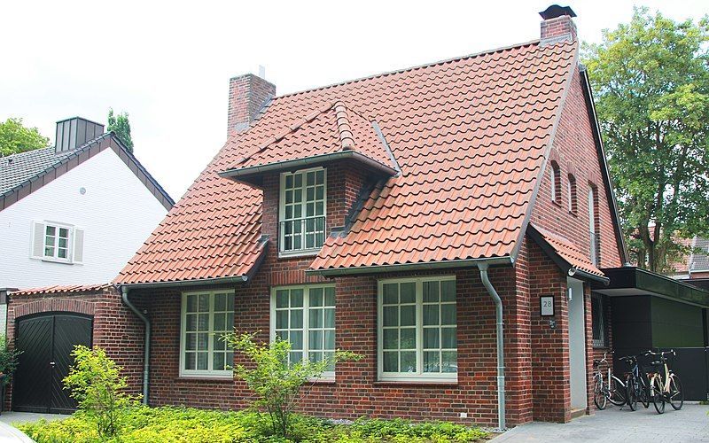 Zwangsversteigerung Wohnhaus mit Einliegerwohnung in 22549 Hamburg