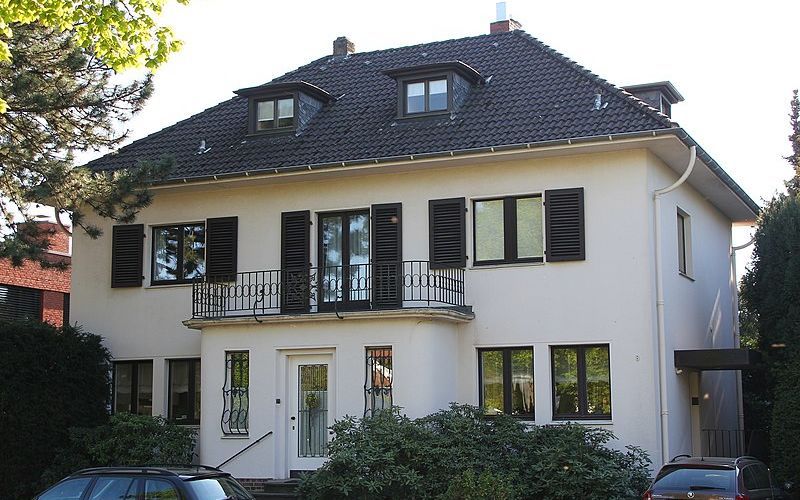 Zwangsversteigerung Zweifamilienhaus, Verkehrsflächengrundstück in 96114 Hirschaid